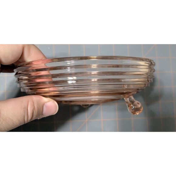 Vintage Pink Depression Glass Candy Dish with Ribbed Design & 3 Peg Feet - Picture 5 of 8